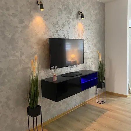 Aleksandra Apartment *